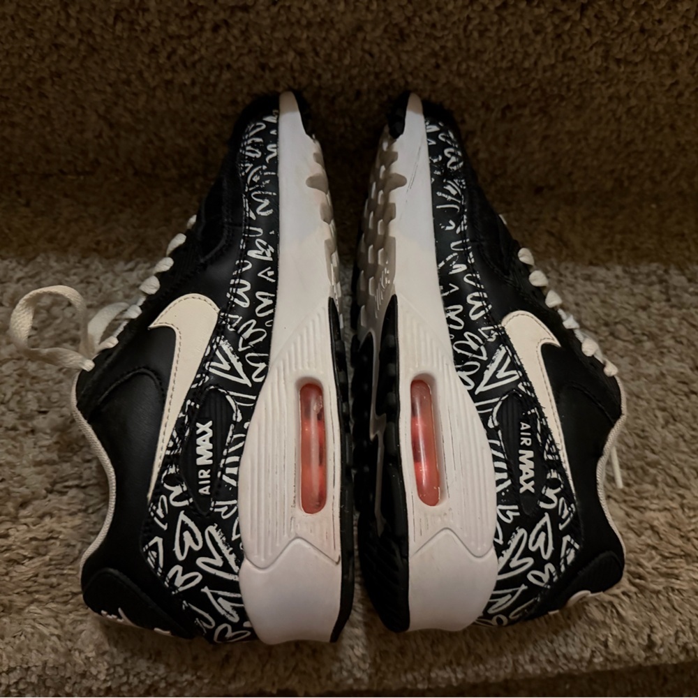Nike Air Max 90 Sneakers Size youth 5.5Y Women 7 Black White Heart Print - Picture 7 of 10